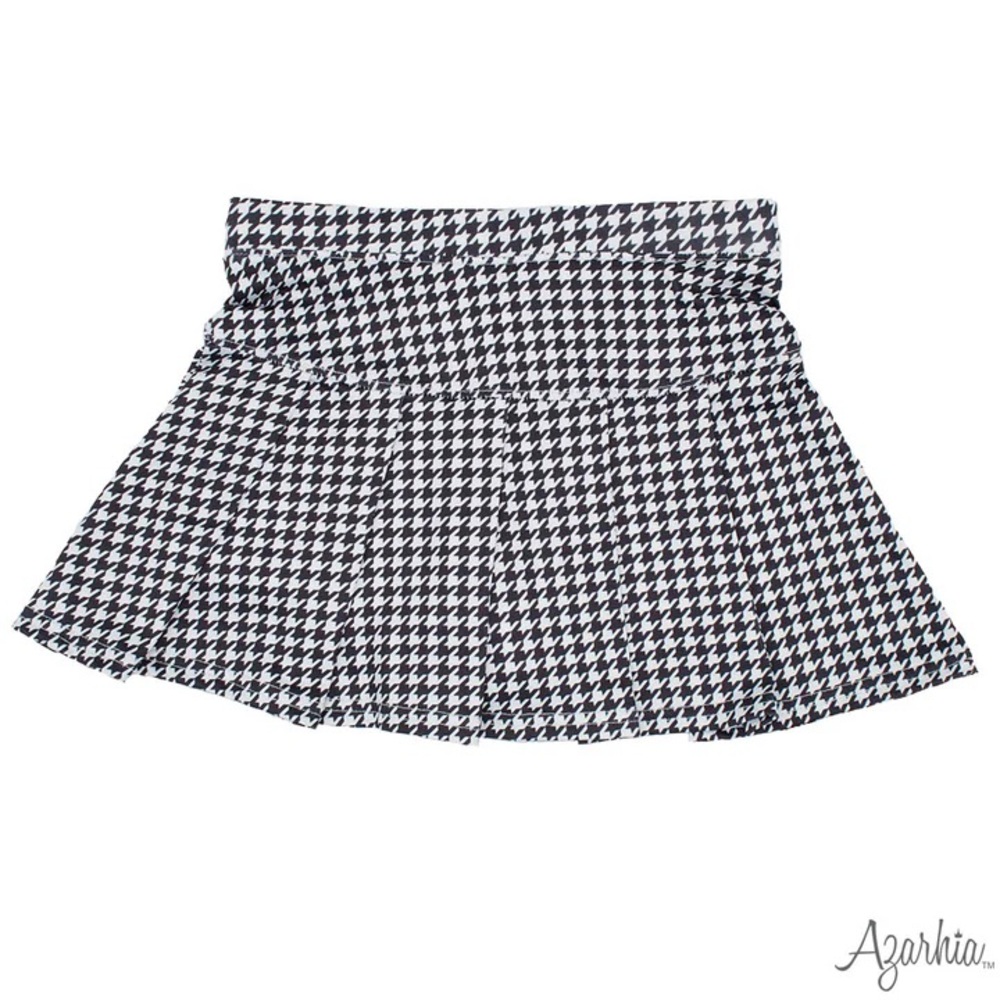 NWOT Girls Azarhia Houndstooth Tennis skort, size 8/9